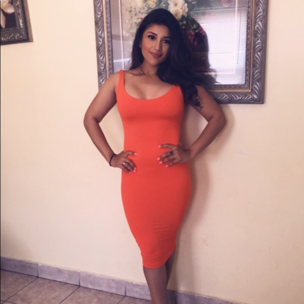 Bodycon orange dress